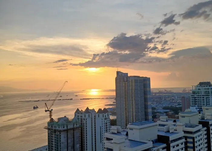 Birch Tower By The Bay Apartment Manila